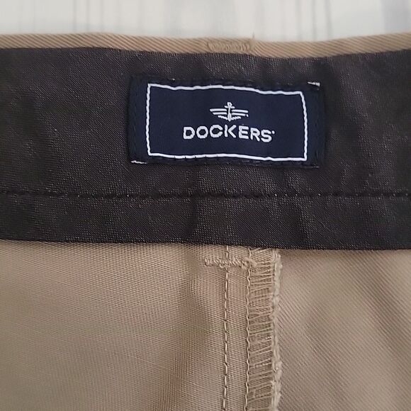 Dockers original classic fit chinos in tan Men's Size 40X34 - Picture 12 of 16